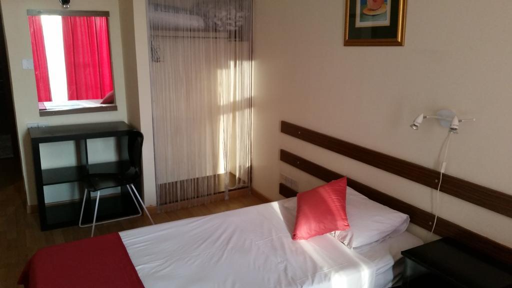 Sylva Hotel Limassol Szoba fotó